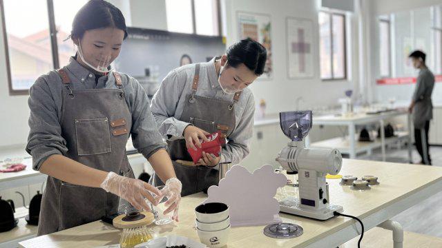春花茶咖活动奏响春日乐章开元棋牌app云南保山：(图3)
