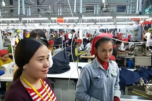 为啥不愿回国？越南待遇难道比中国更好开元棋牌app数百万国人去越南打工(图11)